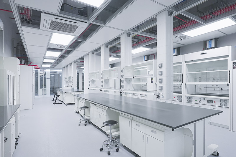 梁平实验室革新：安全与科技的现代融合